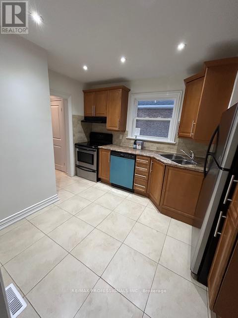 311 Thirtieth Street, Toronto, Ontario  M8W 3E4 - Photo 6 - W12732864