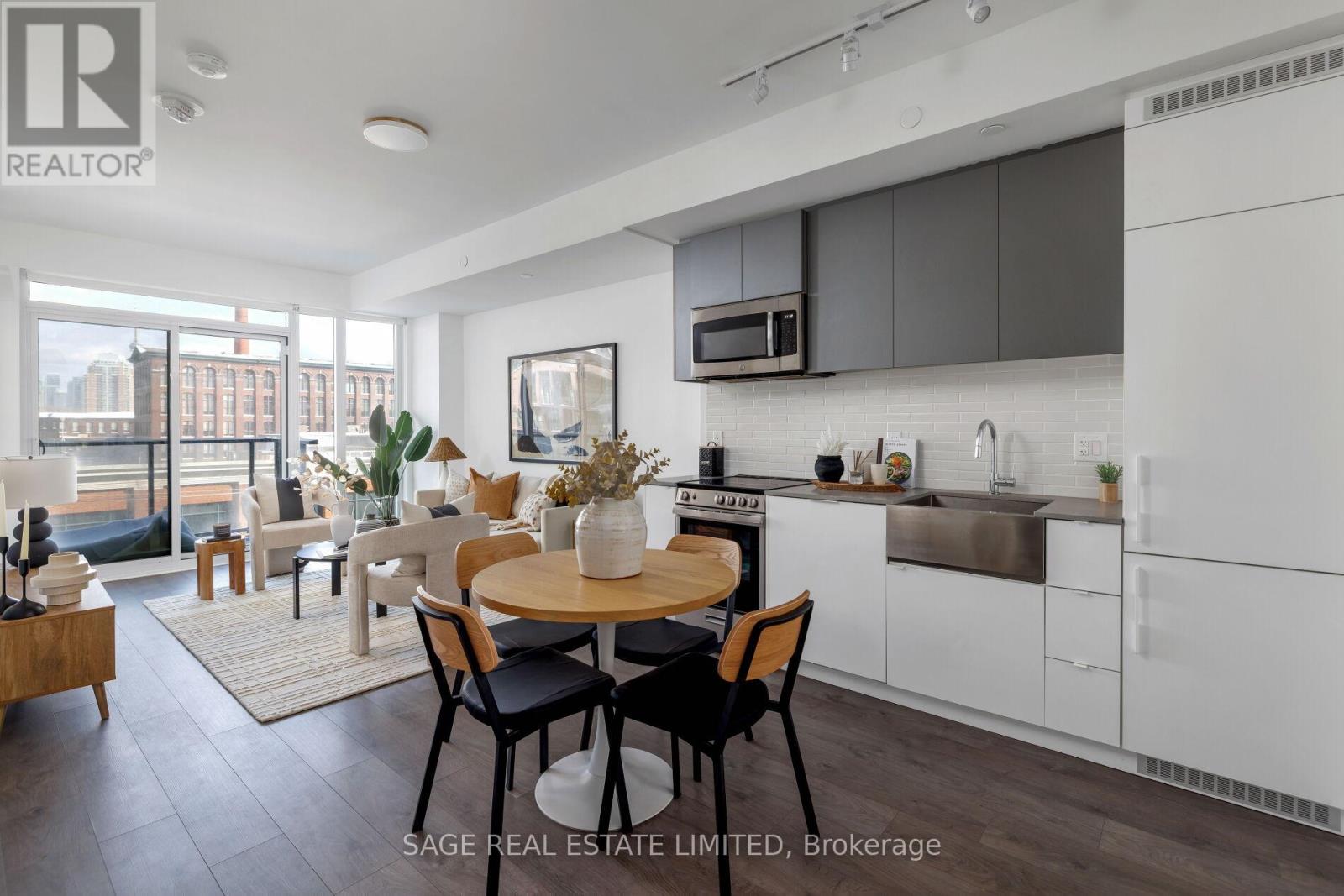 327 - 270 Dufferin Street, Toronto, Ontario  M6K 0H8 - Photo 3 - W12732866