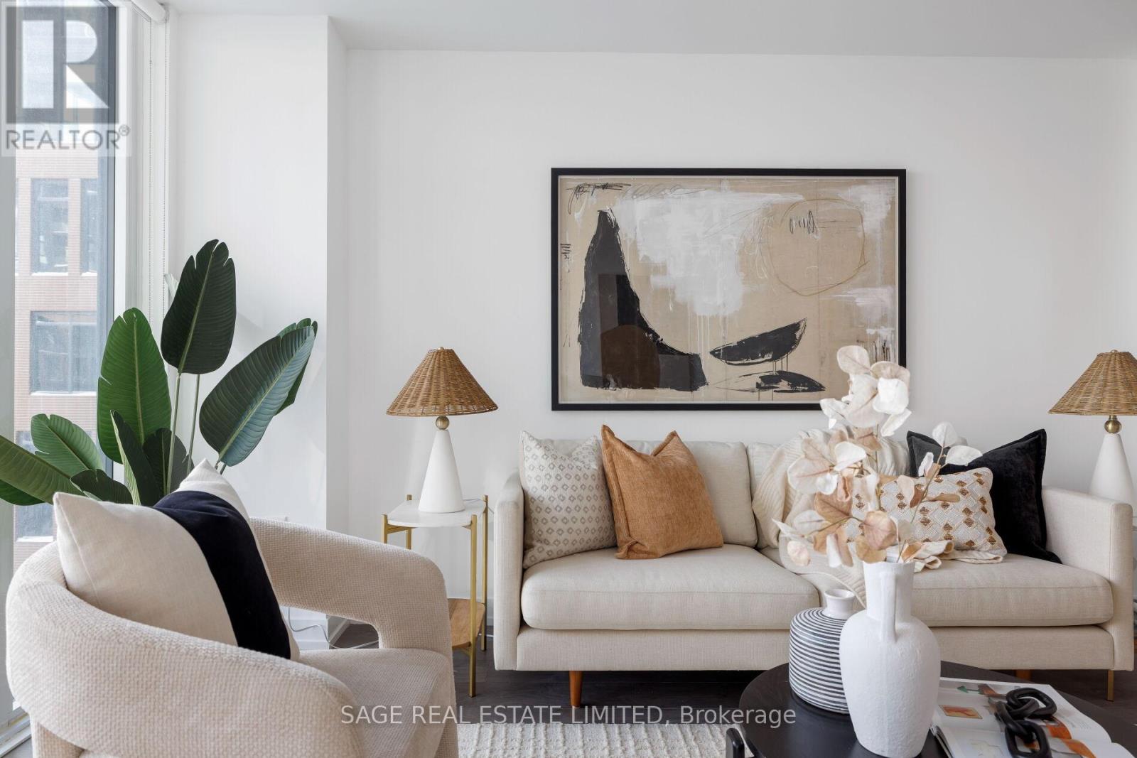 327 - 270 Dufferin Street, Toronto, Ontario  M6K 0H8 - Photo 4 - W12732866