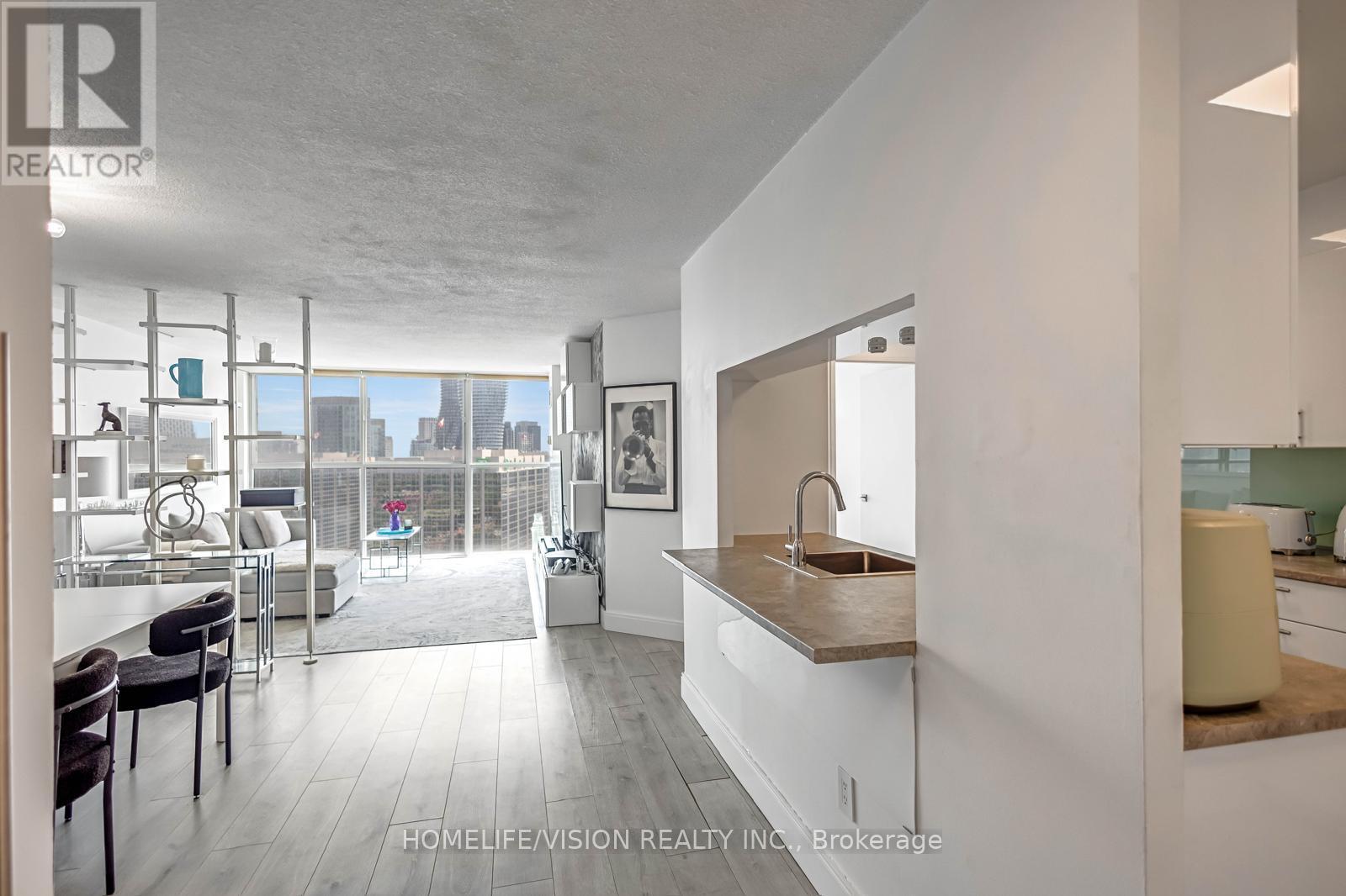 2501 - 4205 Shipp Drive, Mississauga, Ontario  L4Z 2Y9 - Photo 4 - W12732870