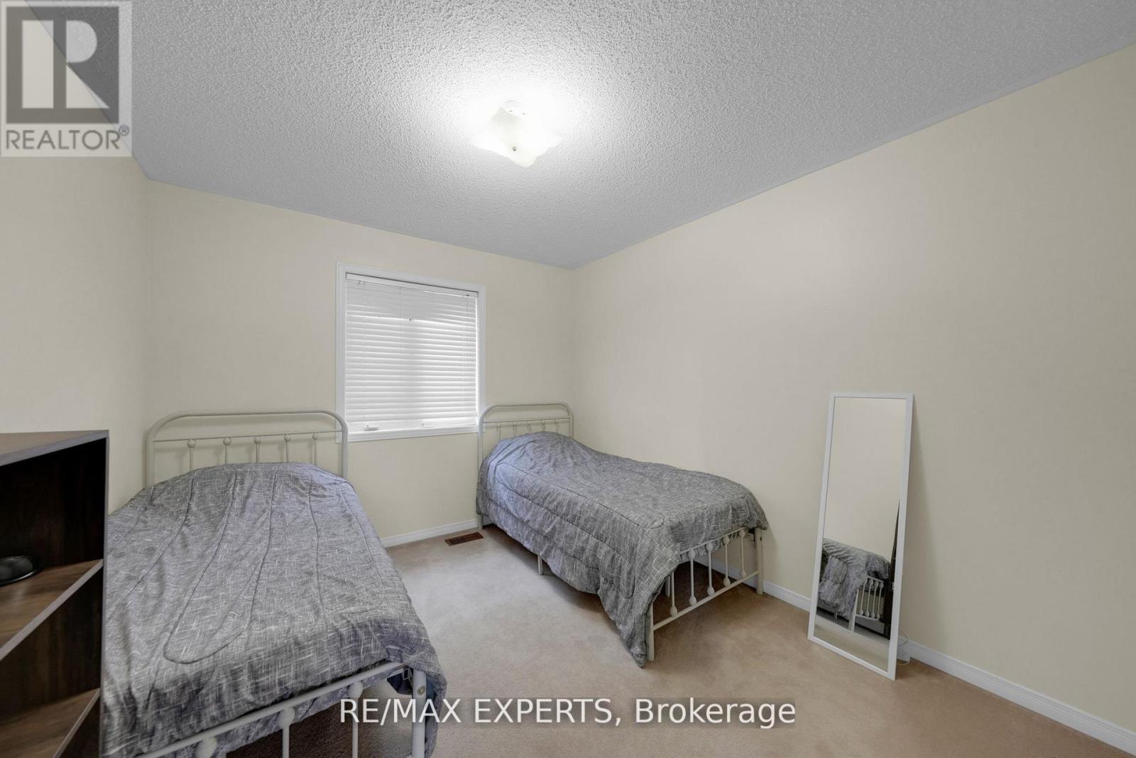 261 Mountainash Road, Brampton, Ontario  L6R 3M3 - Photo 33 - W12732896