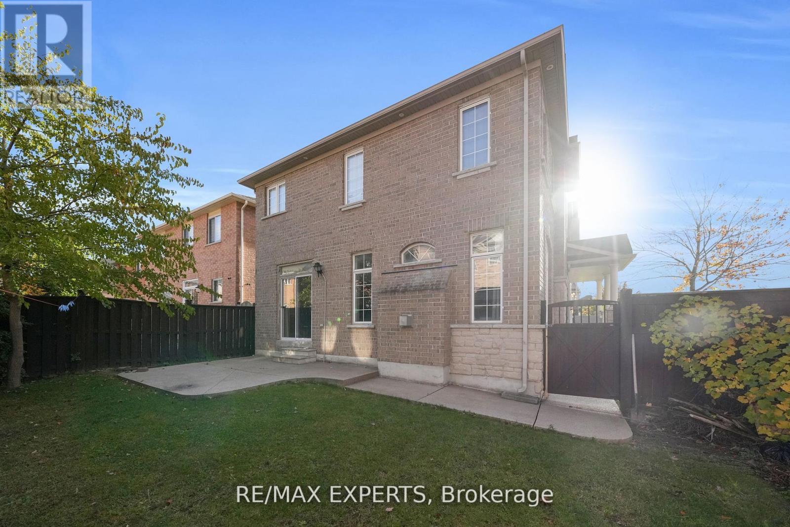 261 Mountainash Road, Brampton, Ontario  L6R 3M3 - Photo 37 - W12732896