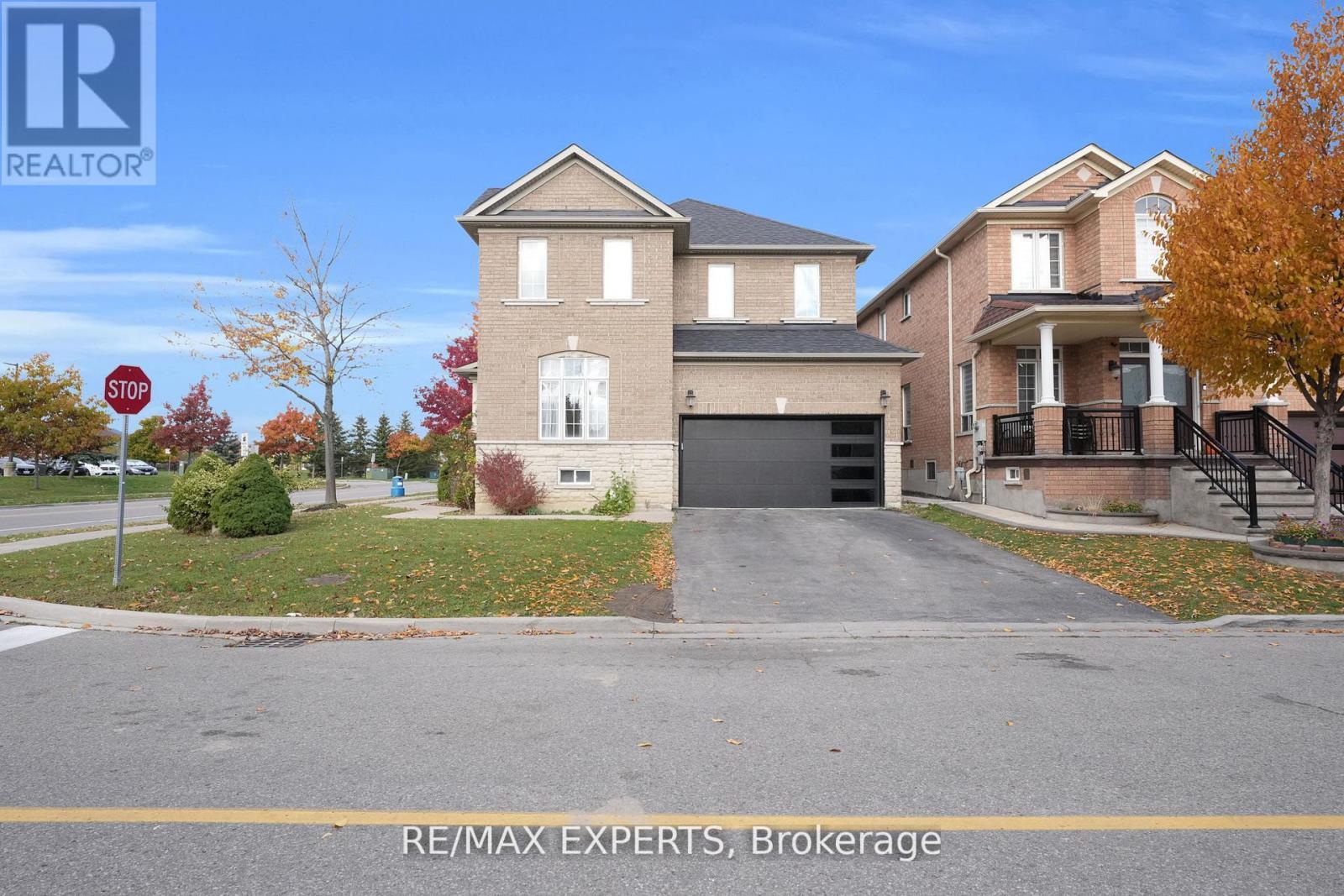 261 Mountainash Road, Brampton, Ontario  L6R 3M3 - Photo 4 - W12732896