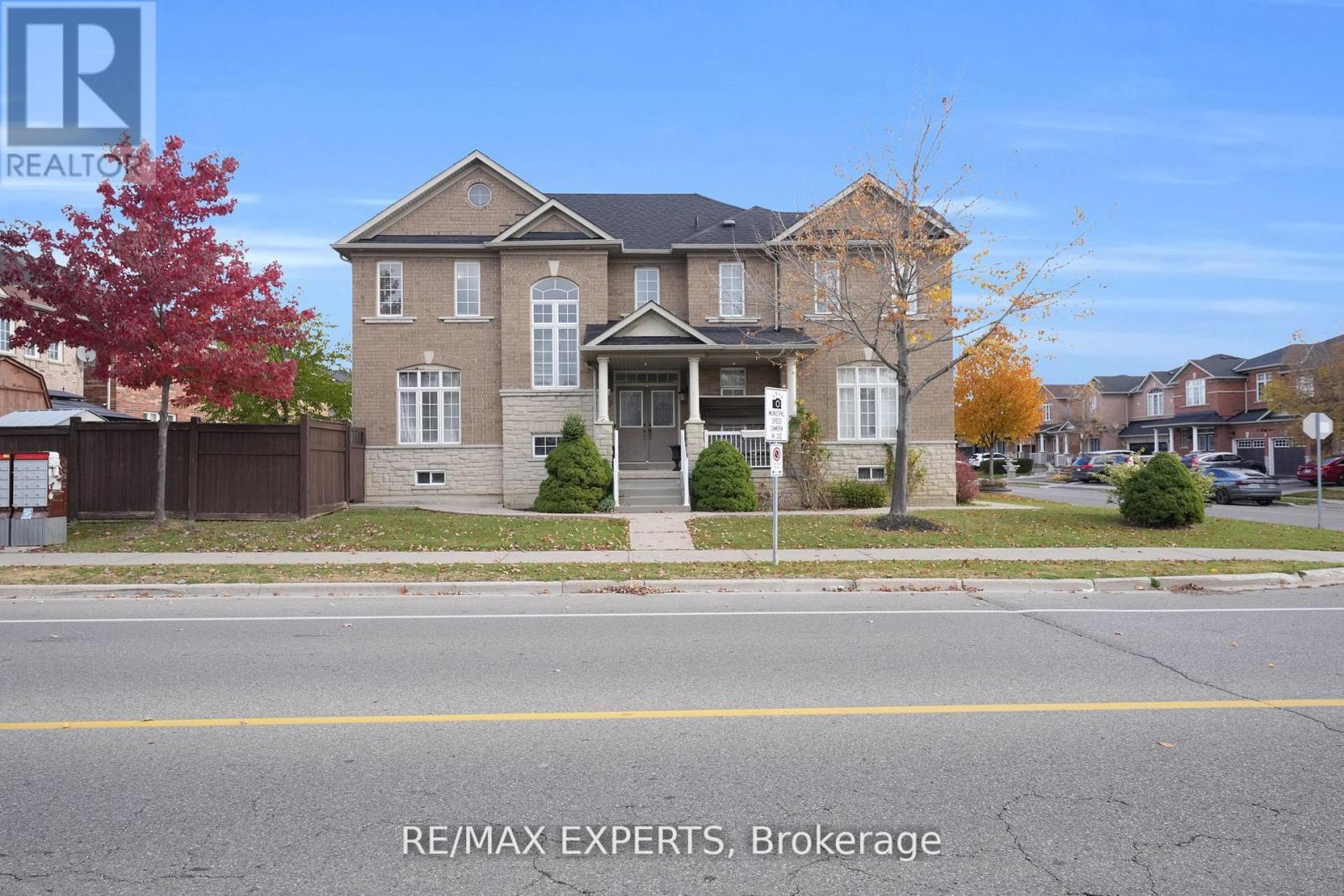 261 Mountainash Road, Brampton, Ontario  L6R 3M3 - Photo 6 - W12732896
