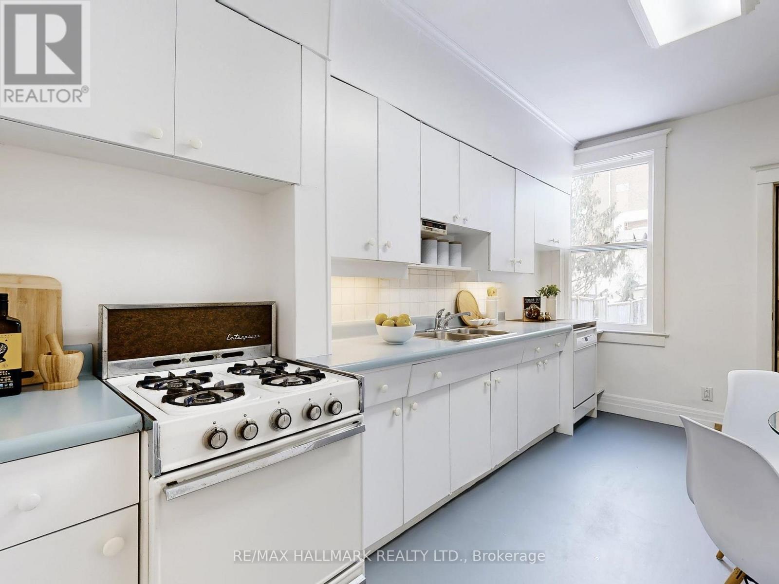 242 Delaware Avenue, Toronto, Ontario  M6H 2T6 - Photo 11 - W12732906