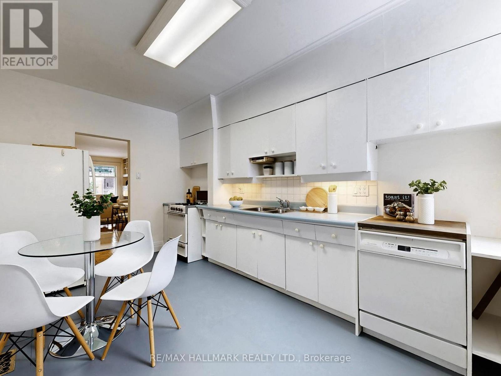 242 Delaware Avenue, Toronto, Ontario  M6H 2T6 - Photo 14 - W12732906