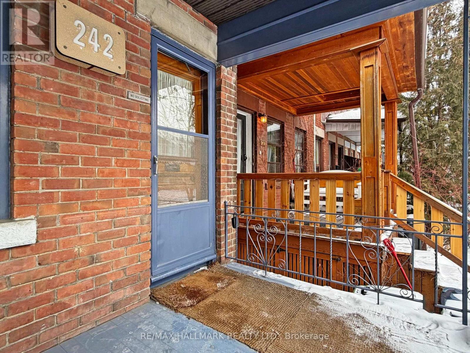 242 Delaware Avenue, Toronto, Ontario  M6H 2T6 - Photo 3 - W12732906