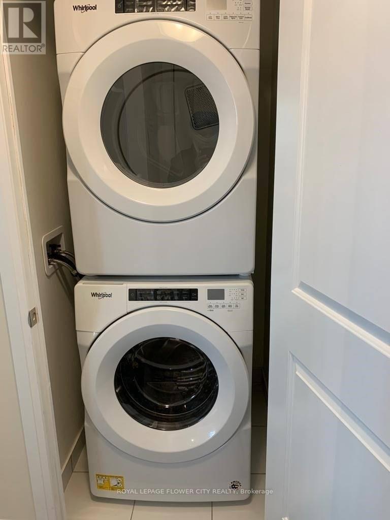 1009 - 65 Watergarden Drive, Mississauga, Ontario  L5R 1B2 - Photo 10 - W12732942