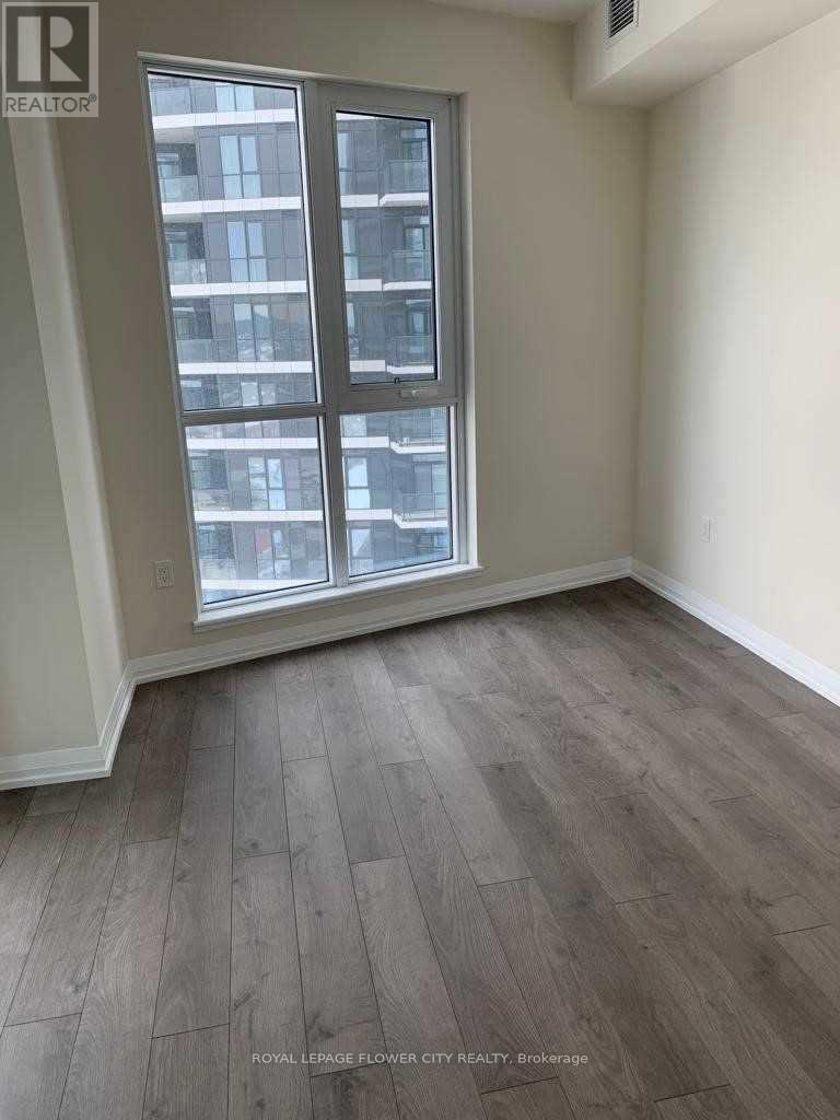 1009 - 65 Watergarden Drive, Mississauga, Ontario  L5R 1B2 - Photo 5 - W12732942