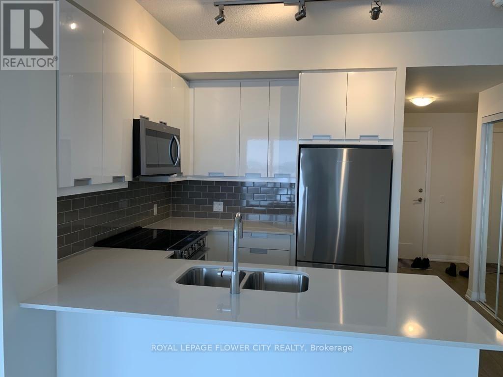 1009 - 65 Watergarden Drive, Mississauga, Ontario  L5R 1B2 - Photo 6 - W12732942