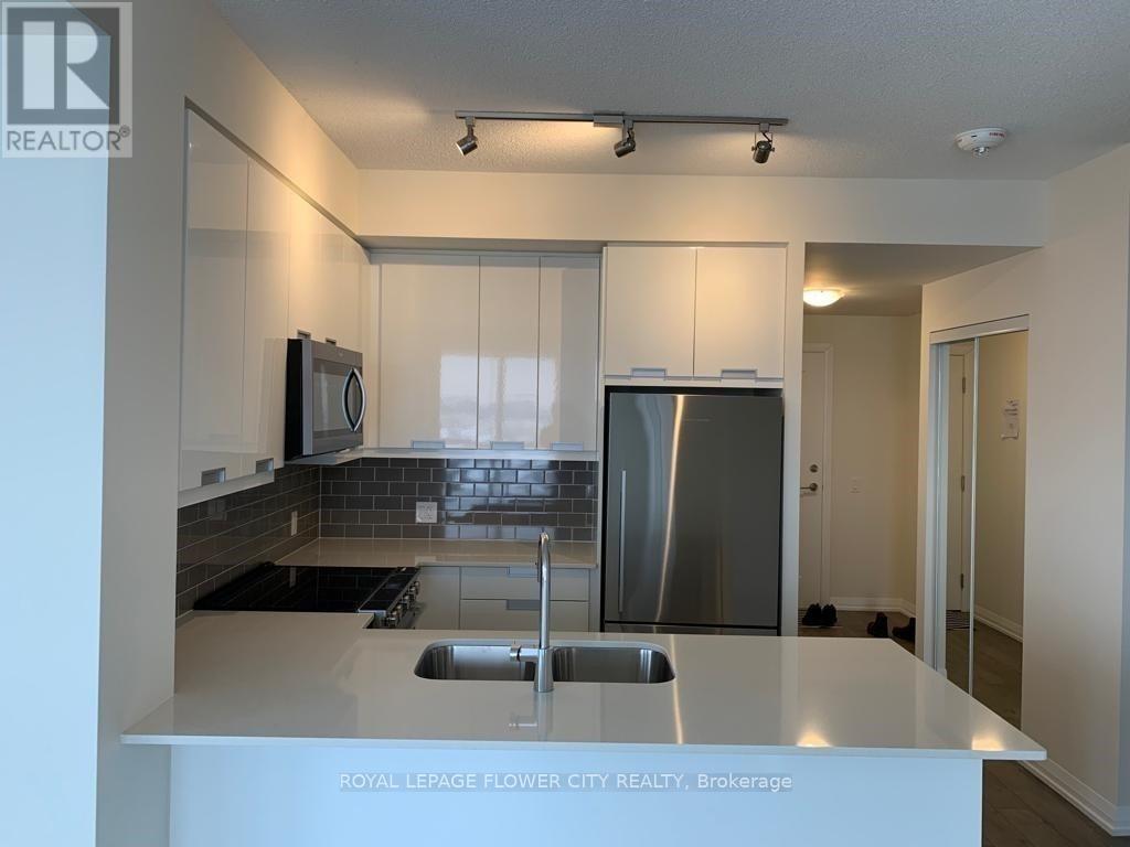 1009 - 65 Watergarden Drive, Mississauga, Ontario  L5R 1B2 - Photo 7 - W12732942