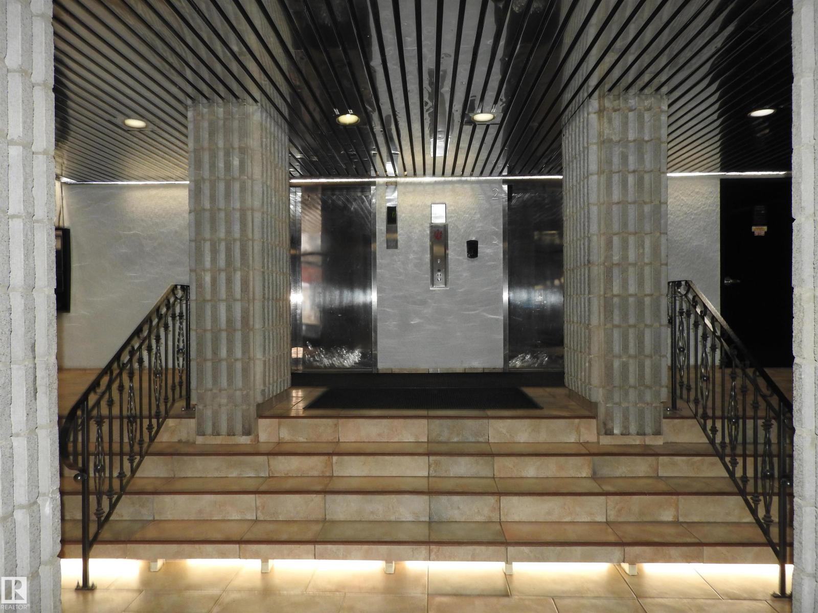 #105 10160 115 St Nw, Edmonton, Alberta T5K 1T6 - Photo 3 - E4471178