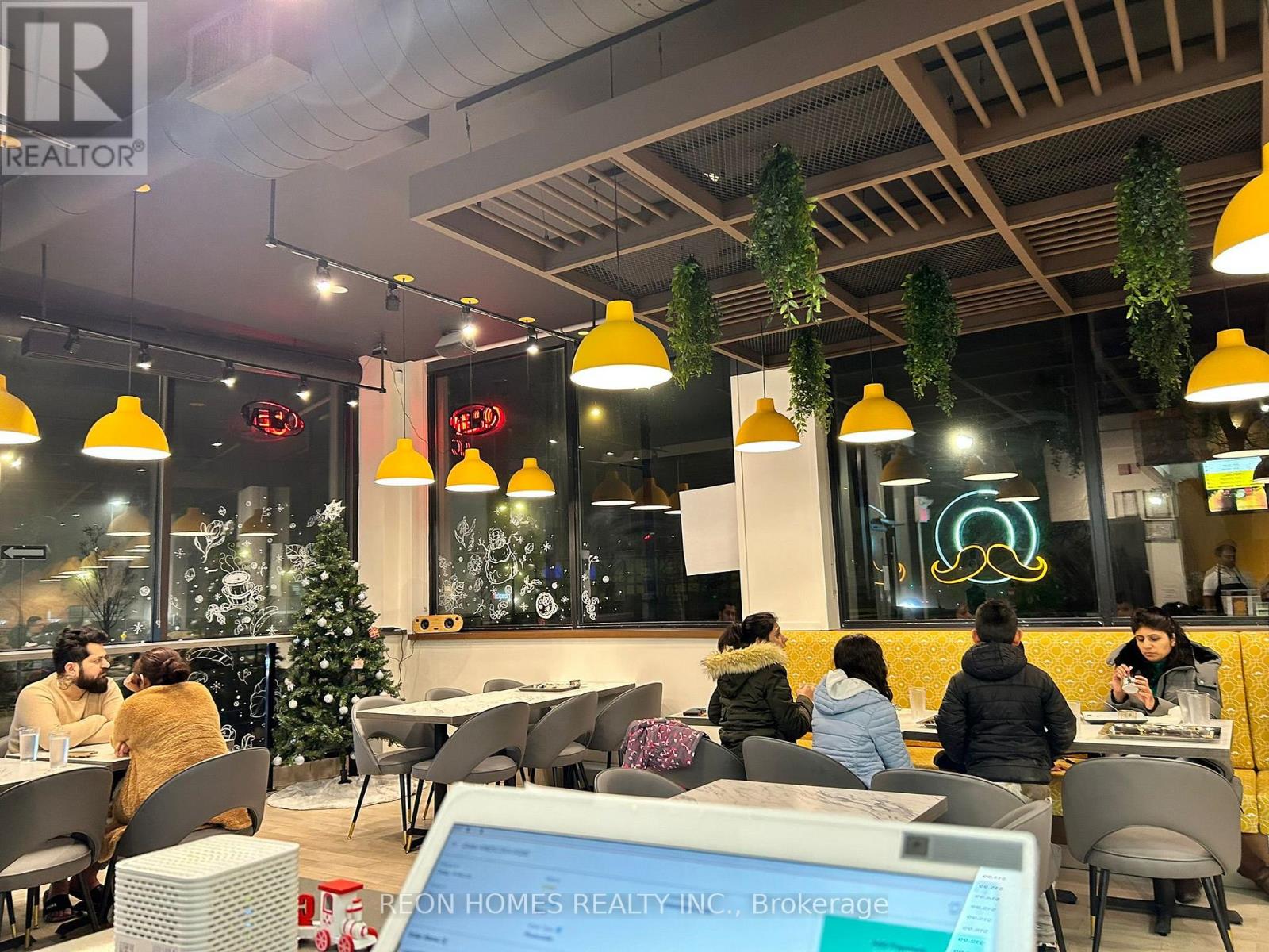 8 Erb Street W, Waterloo, Ontario  N2L 1S7 - Photo 9 - X12732920