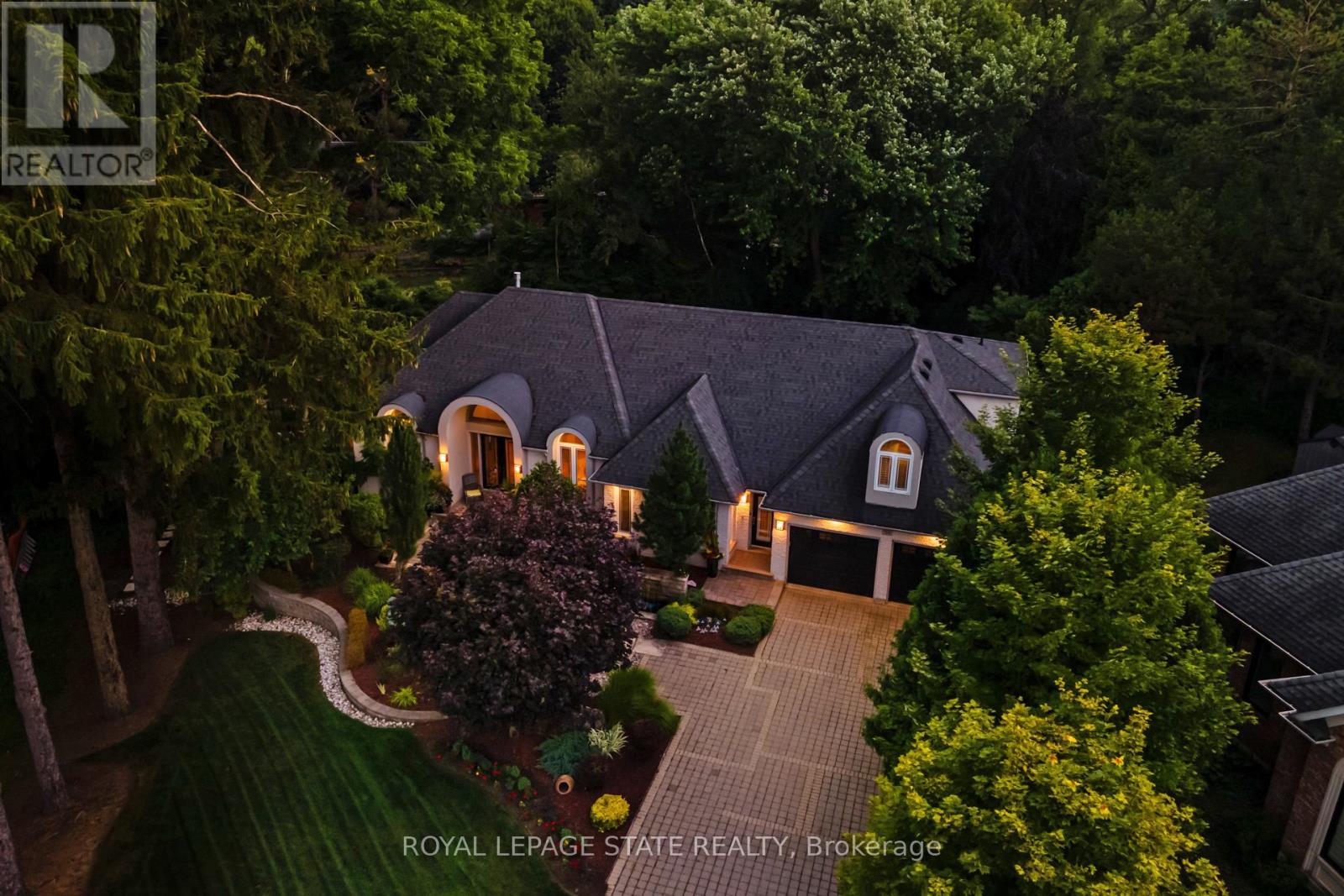 34 Harrington Place, Hamilton, Ontario  L9G 4Z2 - Photo 2 - X12732938