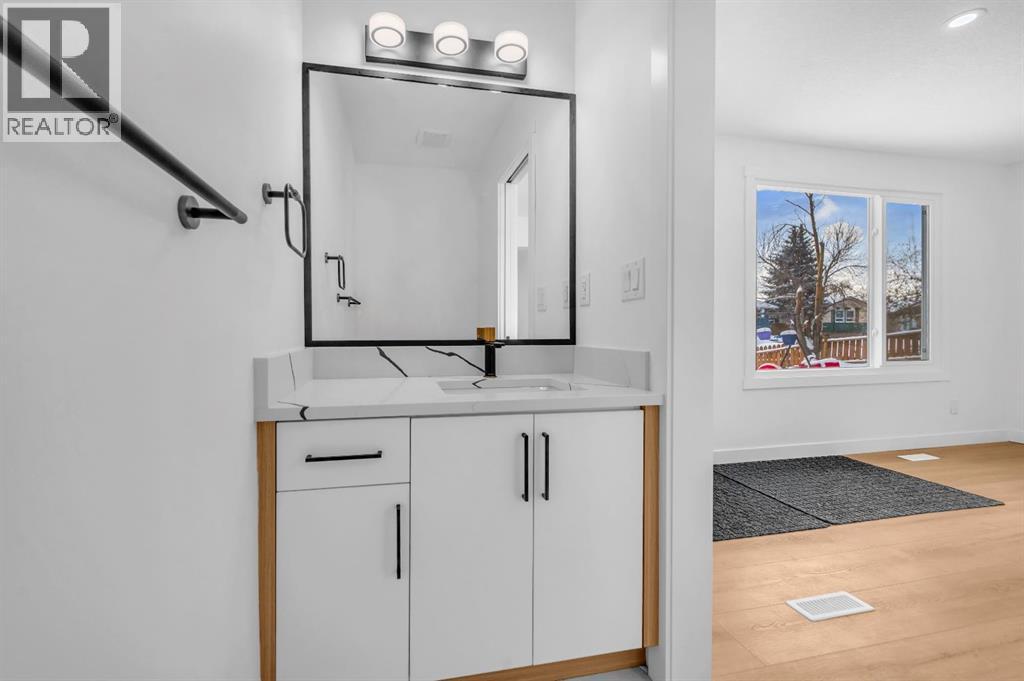 3229 Doverville Crescent Se, Calgary, Alberta  T2B 1T9 - Photo 8 - A2278633