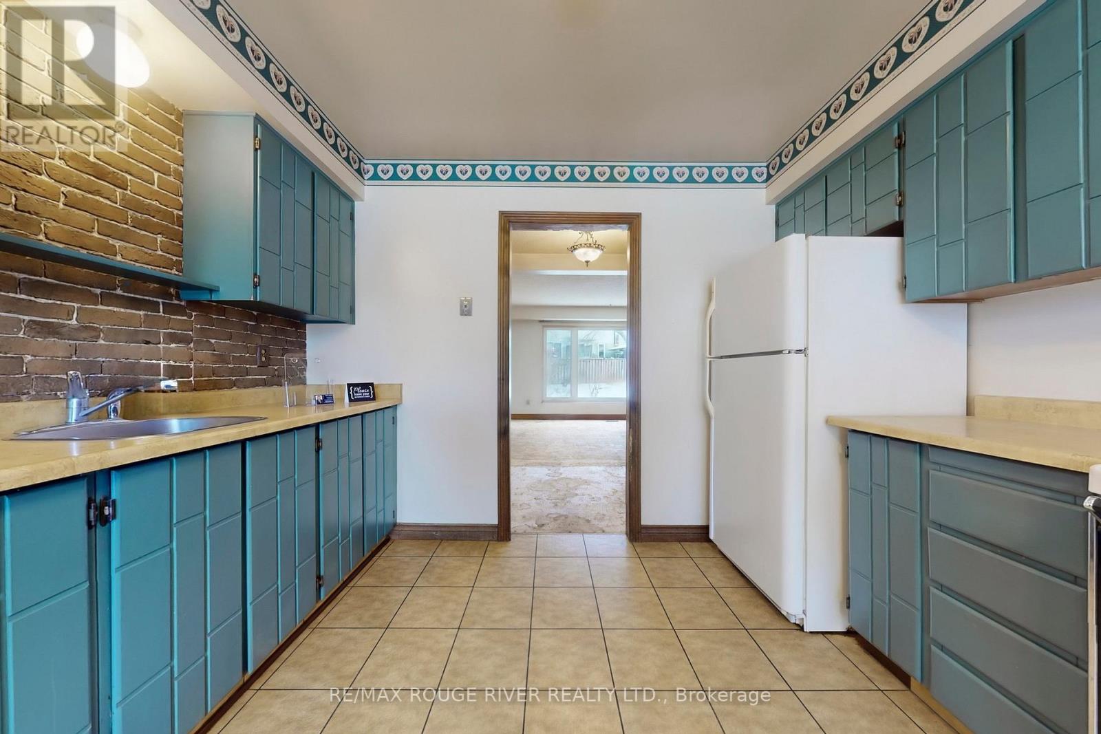 313 Rondeau Court, Oshawa, Ontario  L1J 6N4 - Photo 11 - E12732916