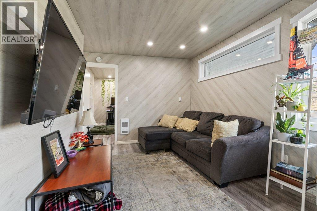 2245 Bennett Road, Kelowna, British Columbia  V1V 2N3 - Photo 43 - 10373436