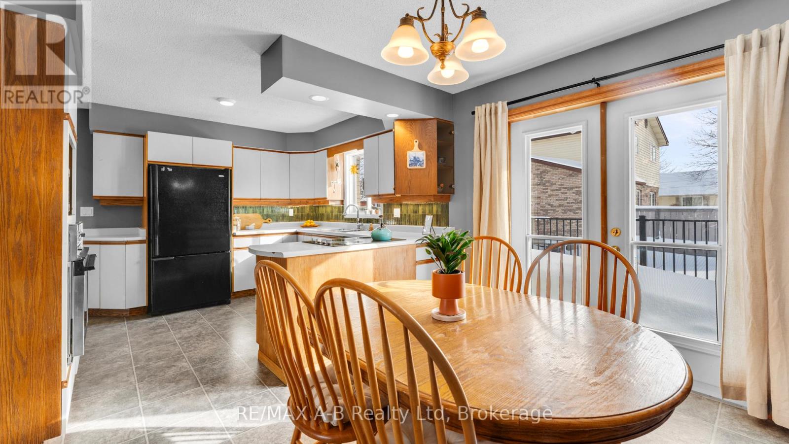 184 Henry Street, West Perth, Ontario  N0K 1N0 - Photo 10 - X12733080