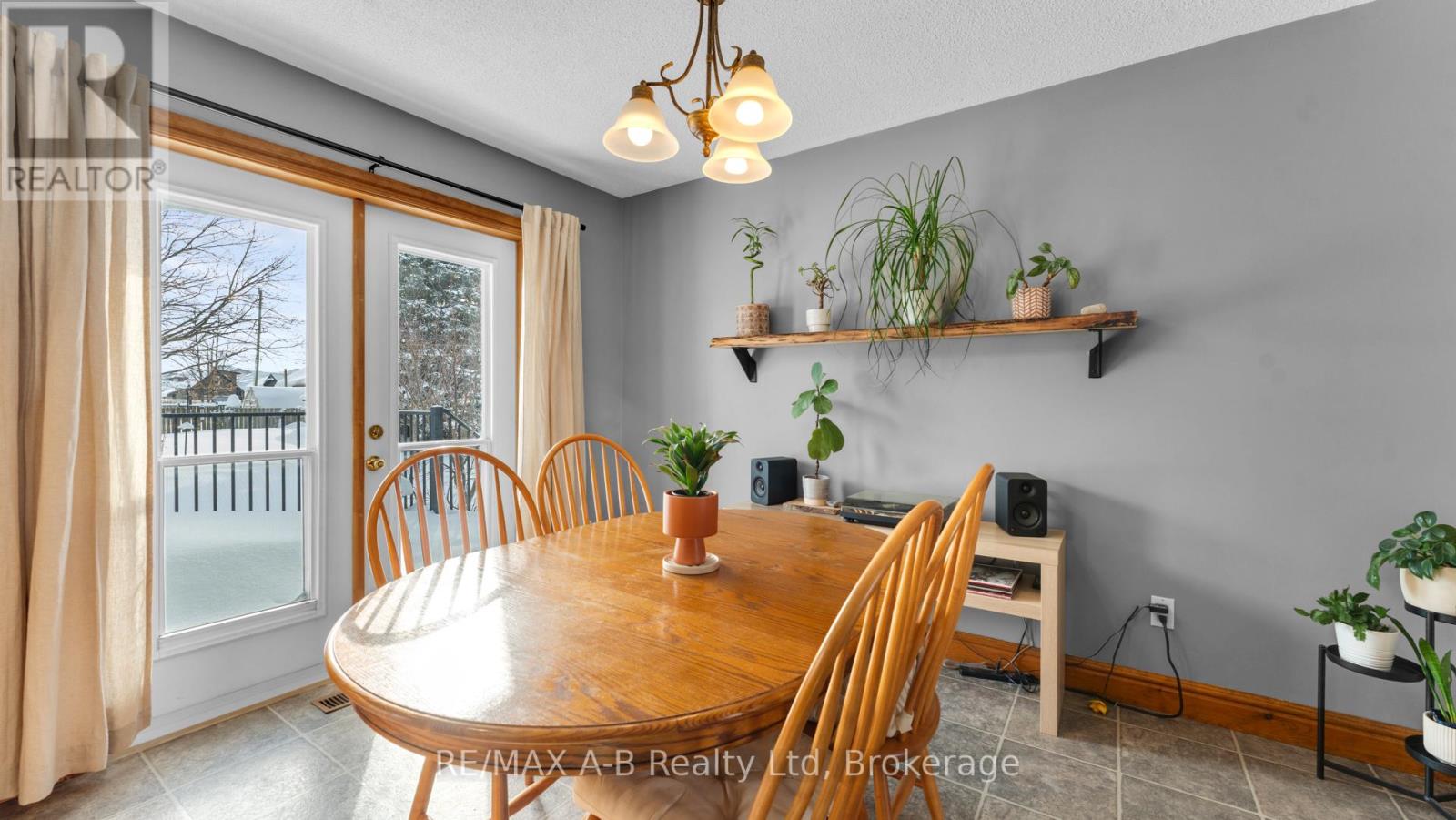 184 Henry Street, West Perth, Ontario  N0K 1N0 - Photo 9 - X12733080