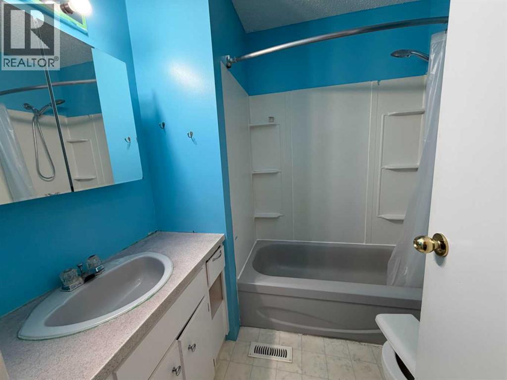 9915 81 Avenue, Grande Prairie, Alberta  T8V 3S9 - Photo 12 - A2281455