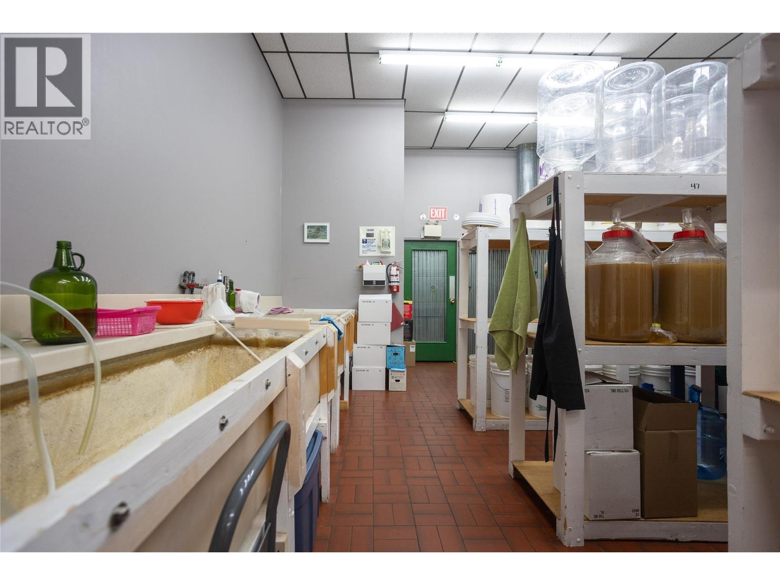 1672 Second Avenue, Trail, British Columbia V1R 1M5 - Photo 8 - 10372352