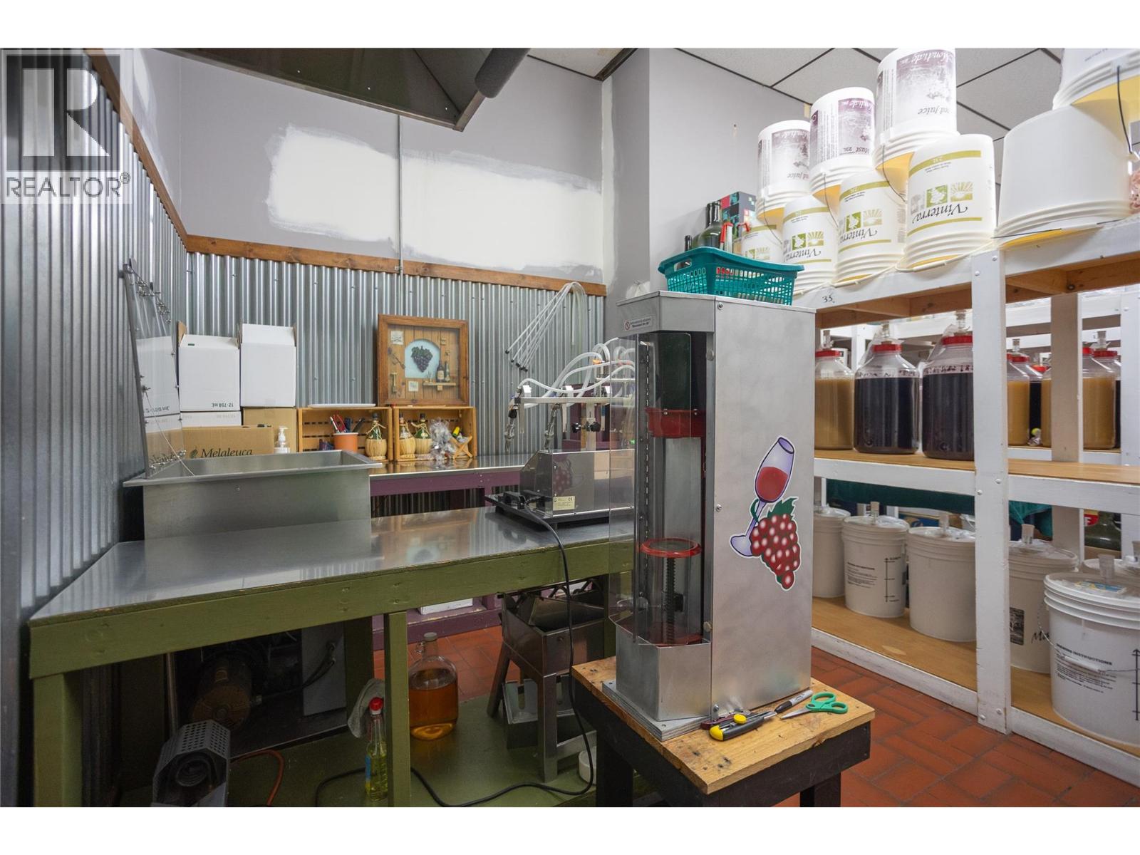 1672 Second Avenue, Trail, British Columbia V1R 1M5 - Photo 6 - 10372352