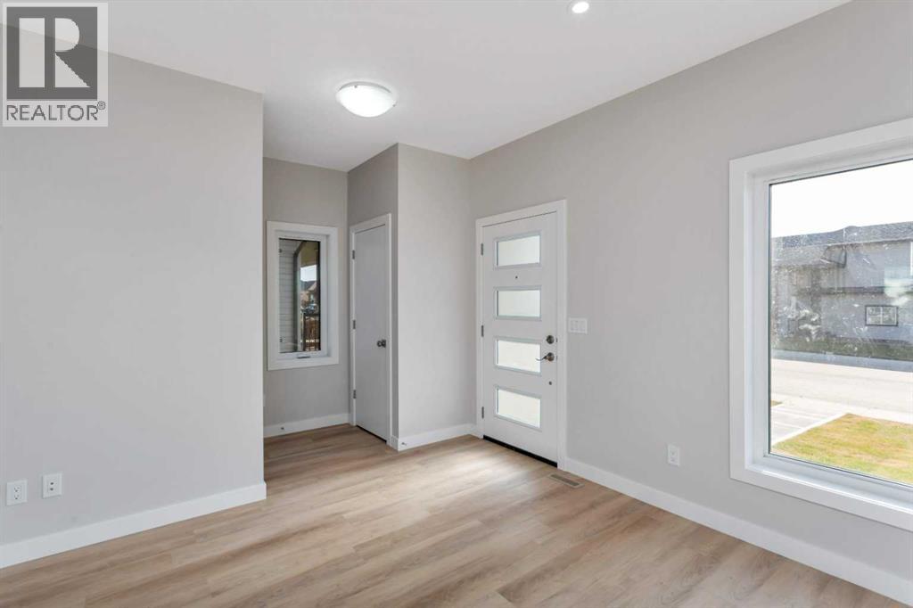 101 Aztec Crescent, Blackfalds, Alberta  T4M 0M7 - Photo 3 - A2233145