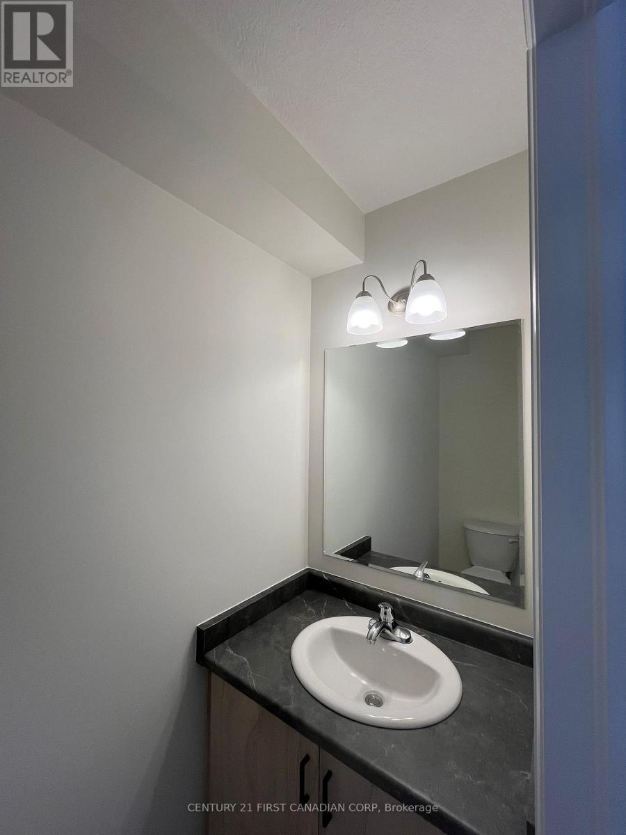 19 Becker Street, Stratford, Ontario  N5A 6S6 - Photo 5 - X12733066