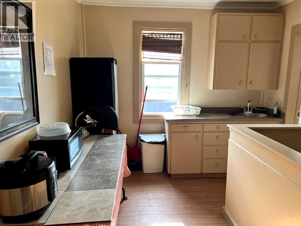 5013 50 Avenue, Valleyview, Alberta  T0H 3N0 - Photo 17 - A2282011