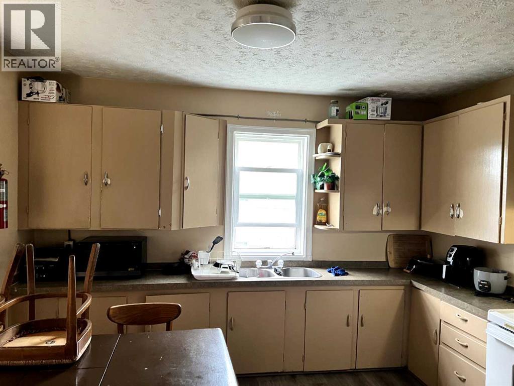 5013 50 Avenue, Valleyview, Alberta  T0H 3N0 - Photo 6 - A2282011