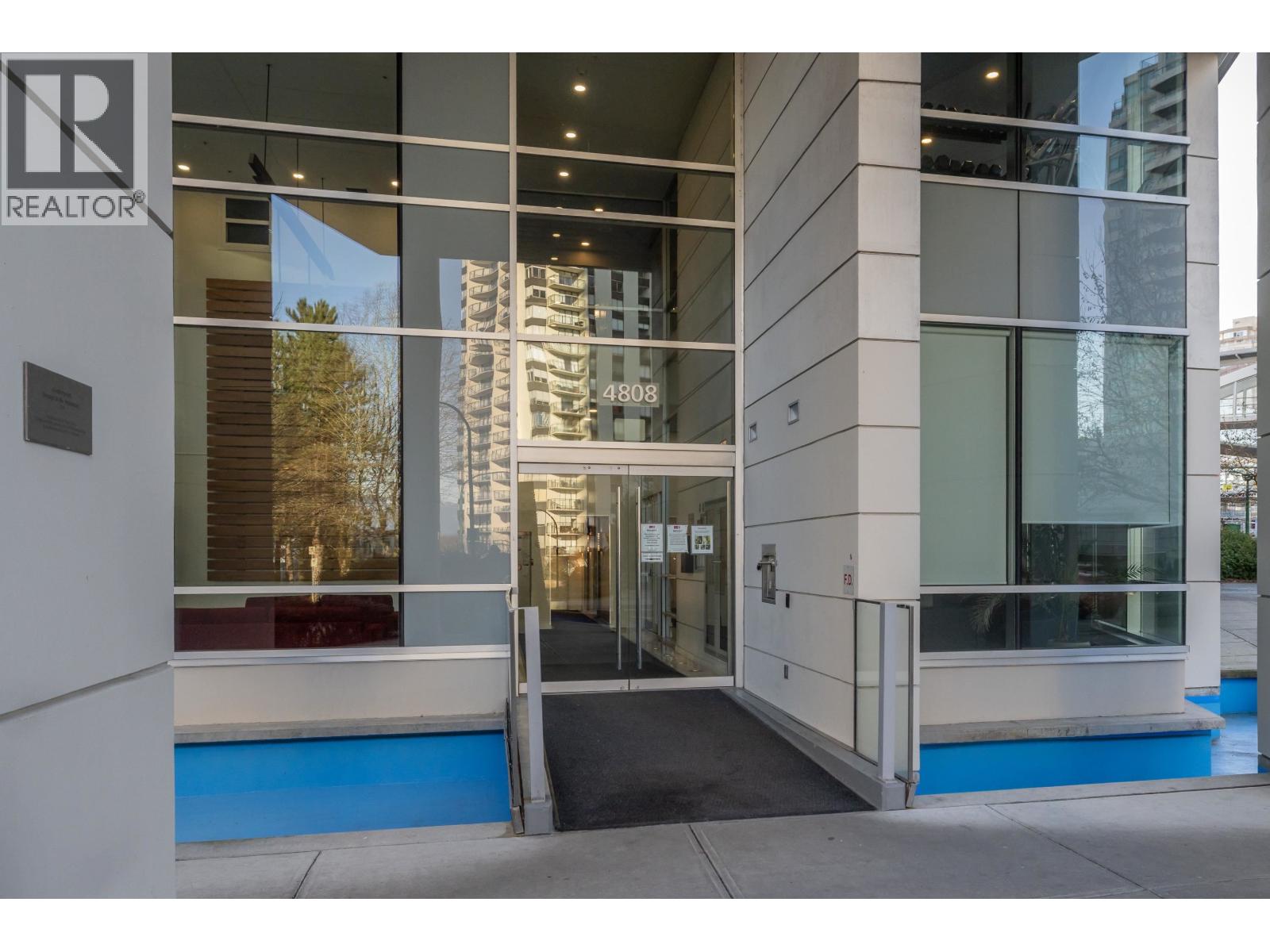 702 4808 Hazel Street, Burnaby, British Columbia  V5H 0A2 - Photo 3 - R3083581