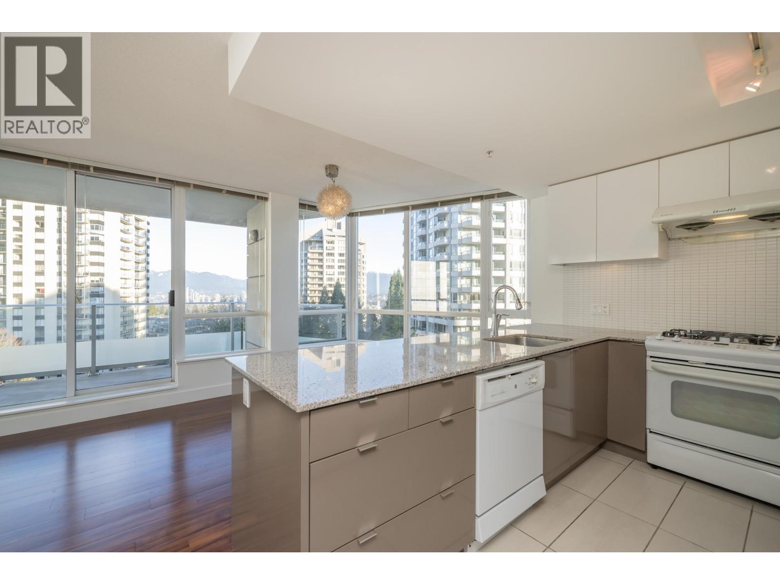 702 4808 Hazel Street, Burnaby, British Columbia  V5H 0A2 - Photo 5 - R3083581