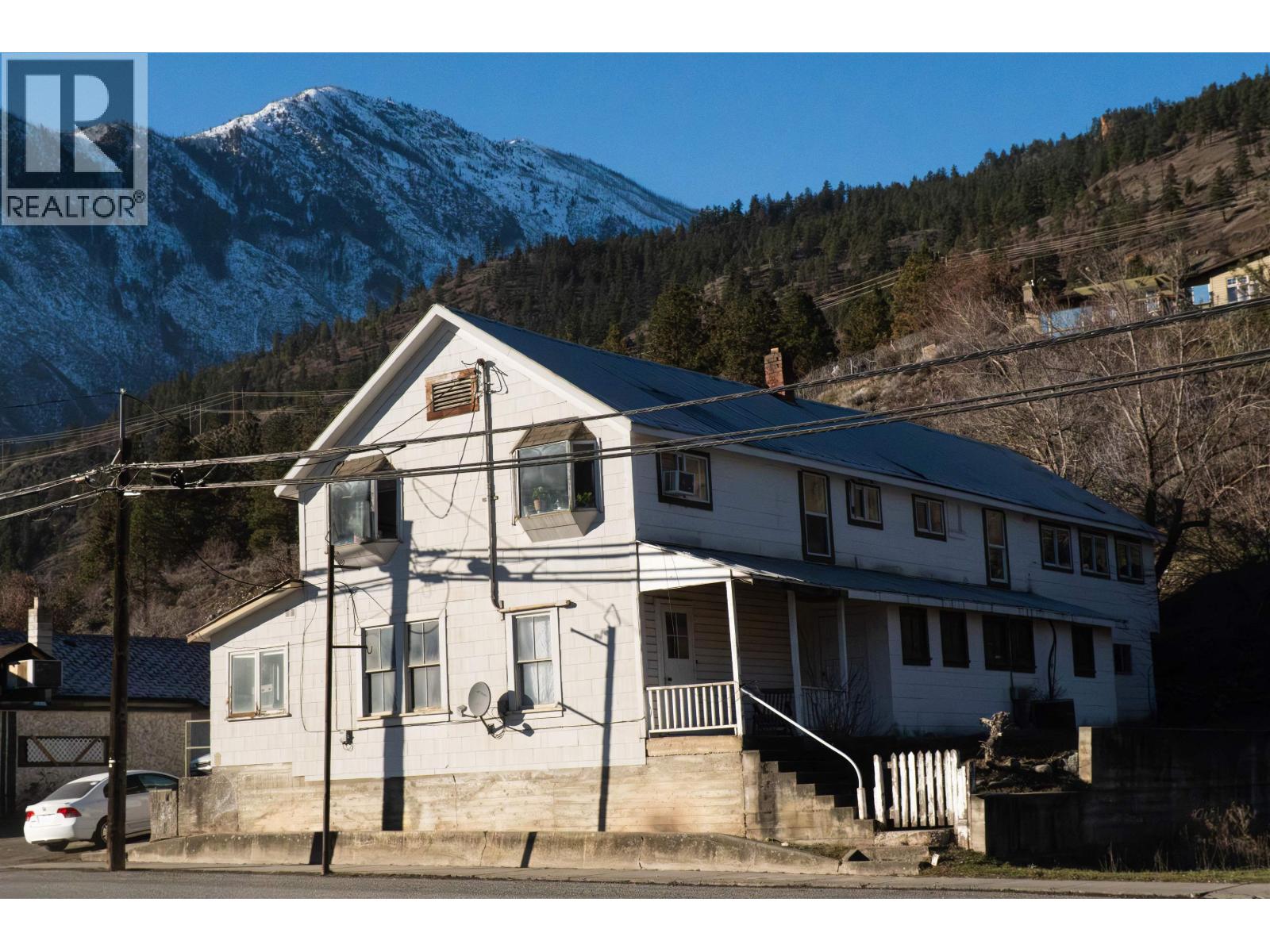 545 Main Street, Pemberton, British Columbia  V0K 1V0 - Photo 2 - R3083652