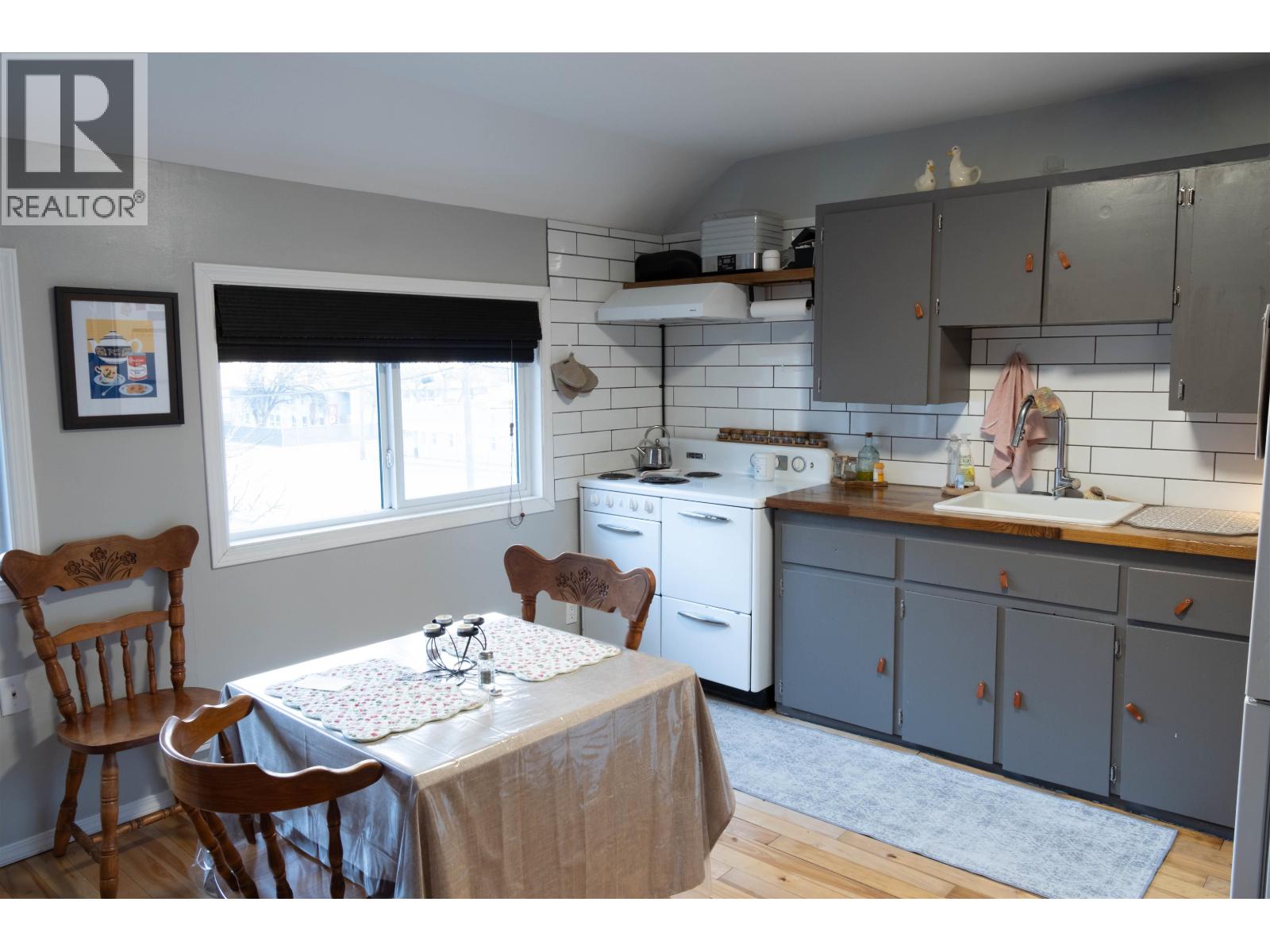 545 Main Street, Pemberton, British Columbia  V0K 1V0 - Photo 29 - R3083652