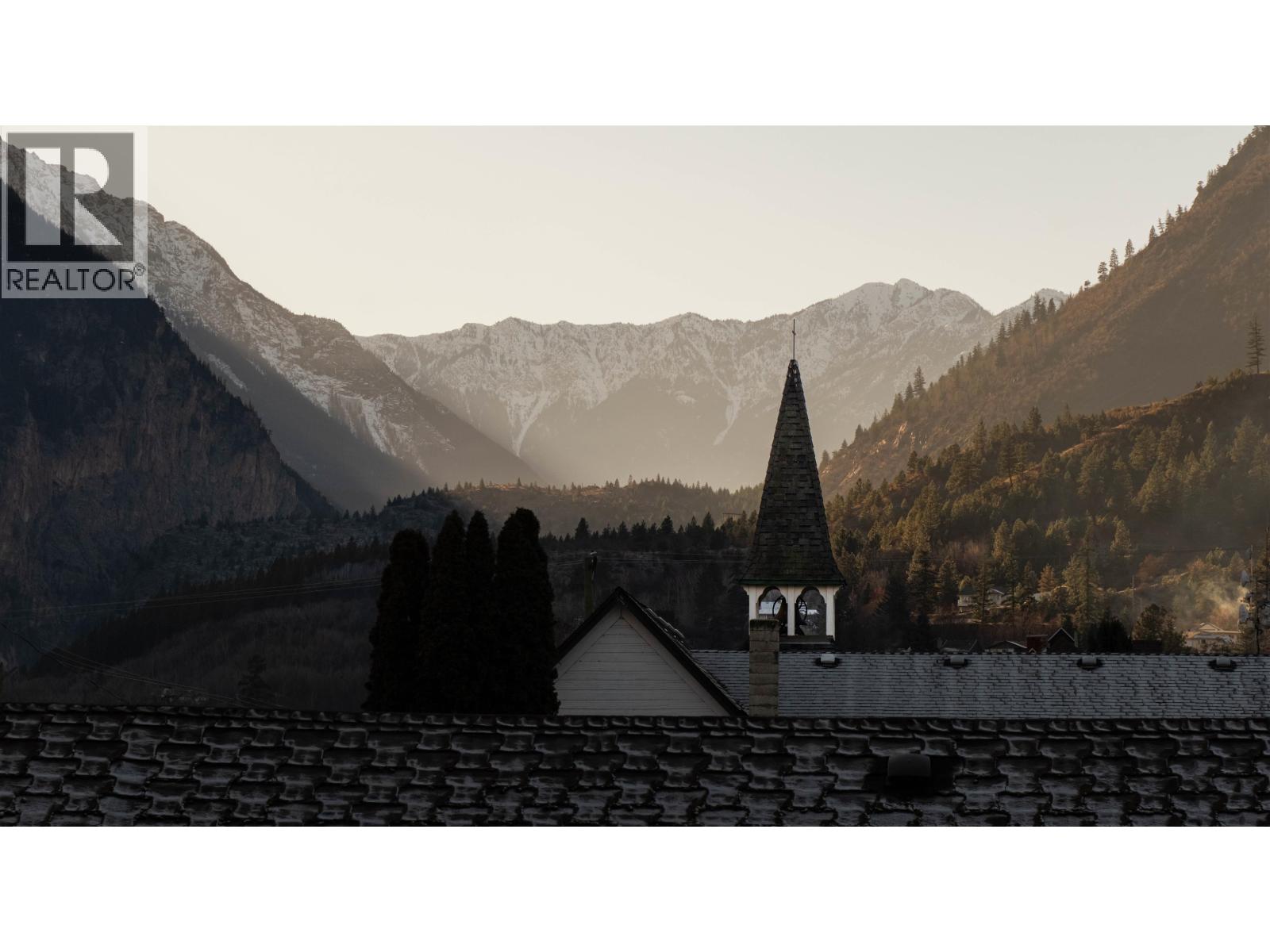 545 Main Street, Pemberton, British Columbia  V0K 1V0 - Photo 30 - R3083652