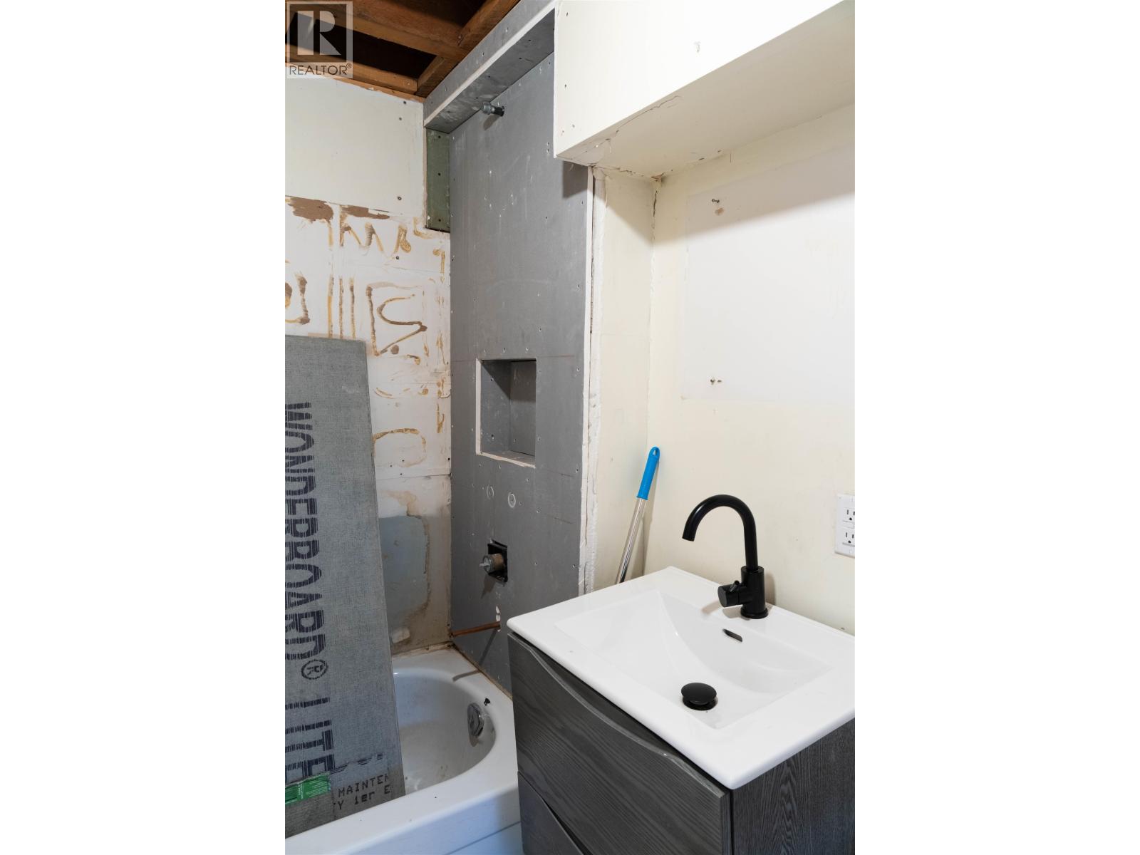 545 Main Street, Pemberton, British Columbia  V0K 1V0 - Photo 33 - R3083652