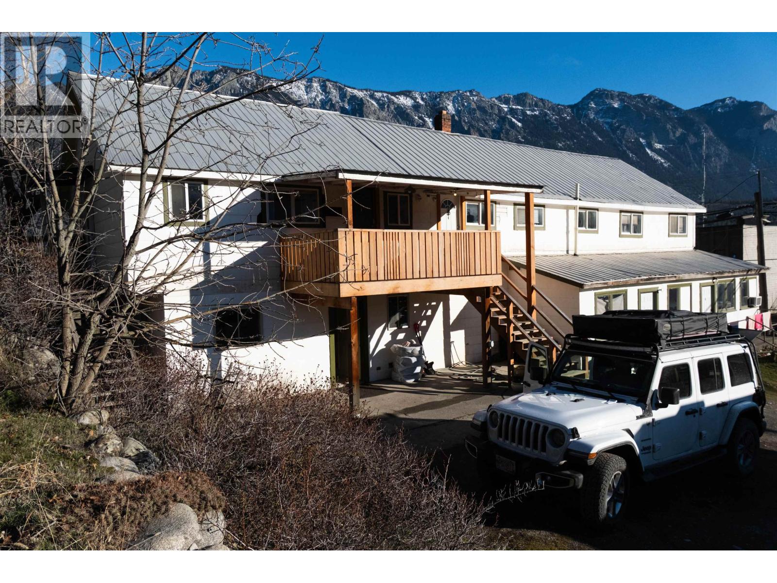 545 Main Street, Pemberton, British Columbia  V0K 1V0 - Photo 7 - R3083652