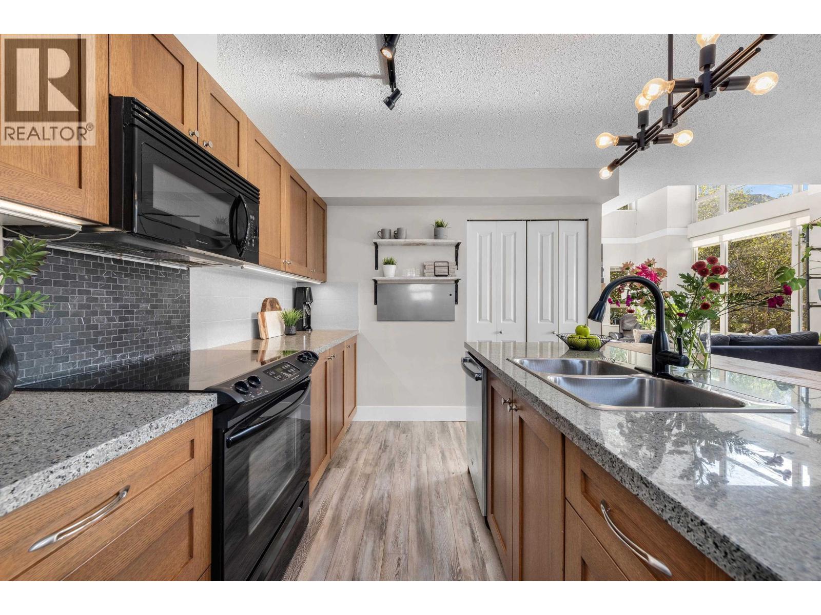 38226 Eaglewind Boulevard, Squamish, British Columbia  V8B 0T2 - Photo 9 - R3083600