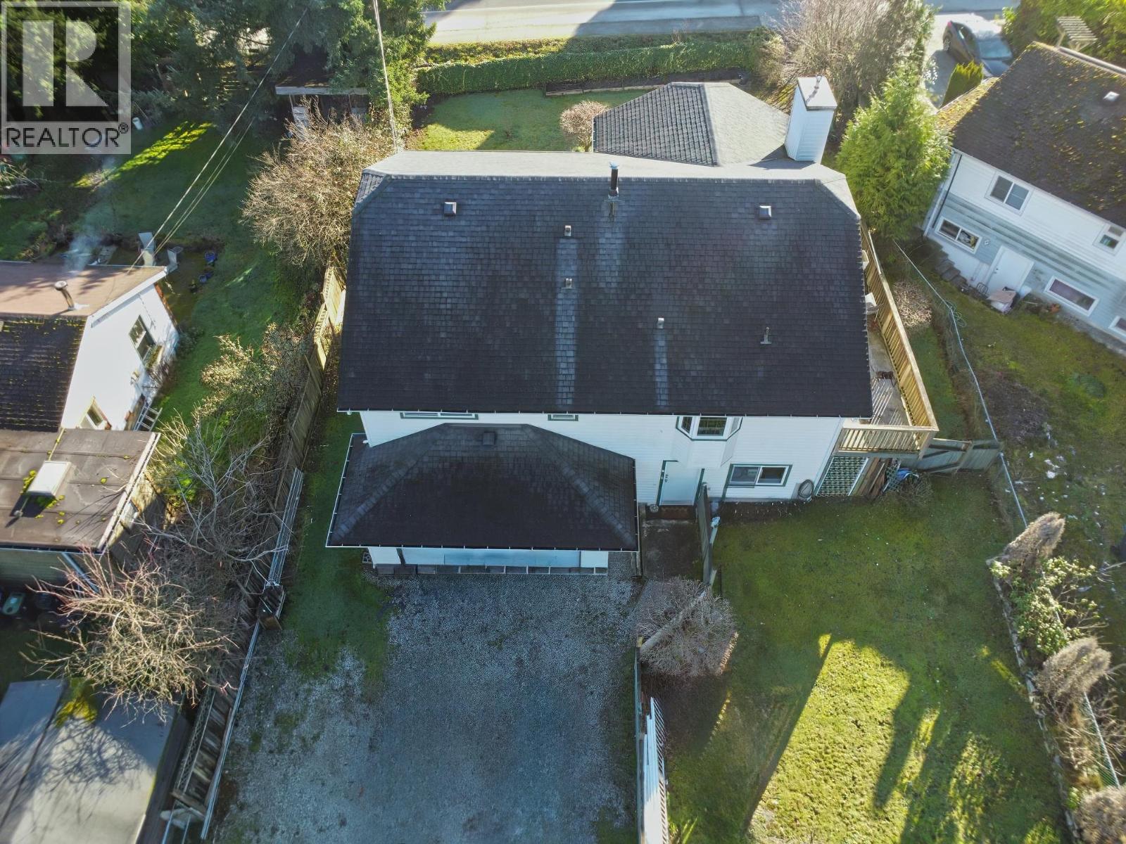 5693 Porpoise Bay Road, Sechelt, British Columbia  V0N 3A4 - Photo 16 - R3083606