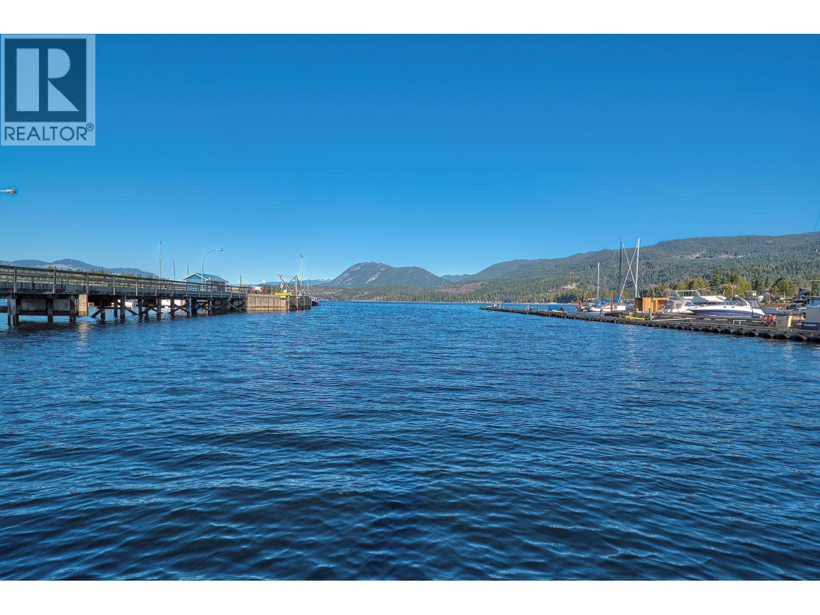 5693 Porpoise Bay Road, Sechelt, British Columbia  V0N 3A4 - Photo 37 - R3083606