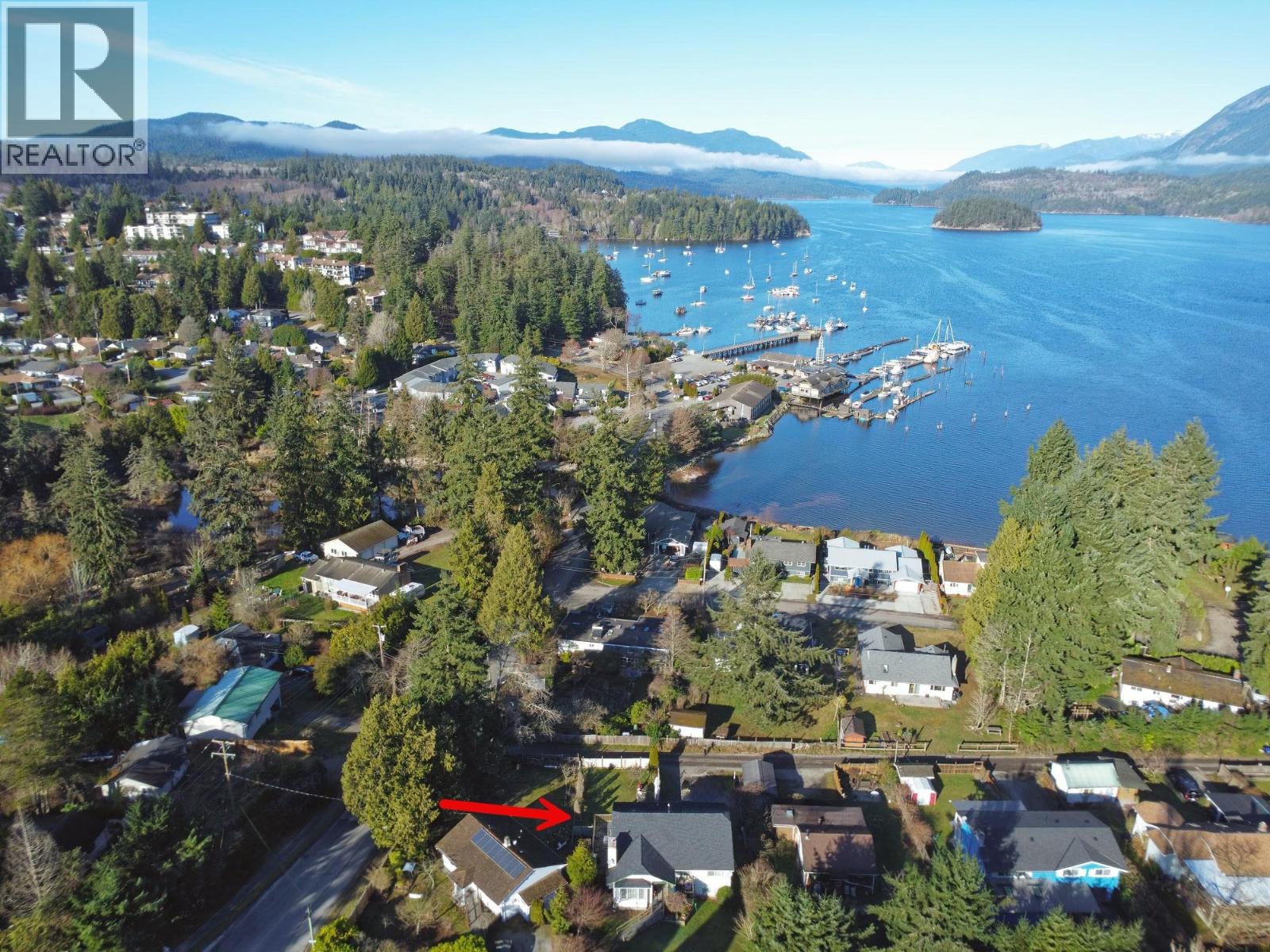 5693 Porpoise Bay Road, Sechelt, British Columbia  V0N 3A4 - Photo 4 - R3083606
