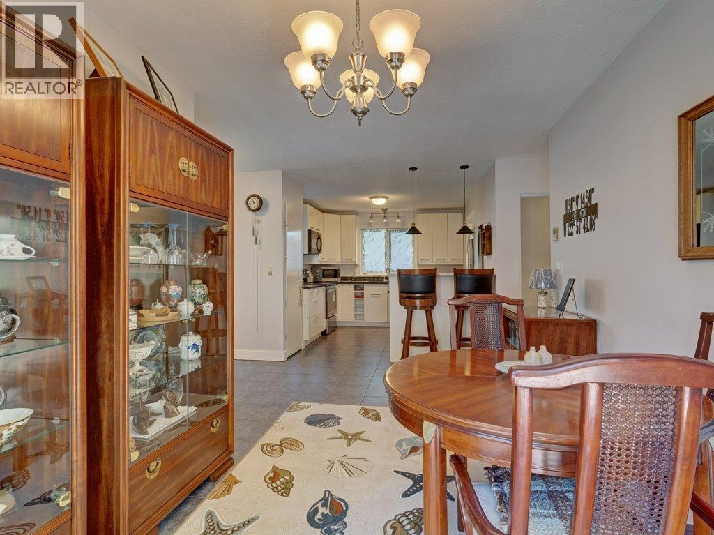 6557 Bjorn Place, Sechelt, British Columbia  V7Z 0T4 - Photo 12 - R3083626