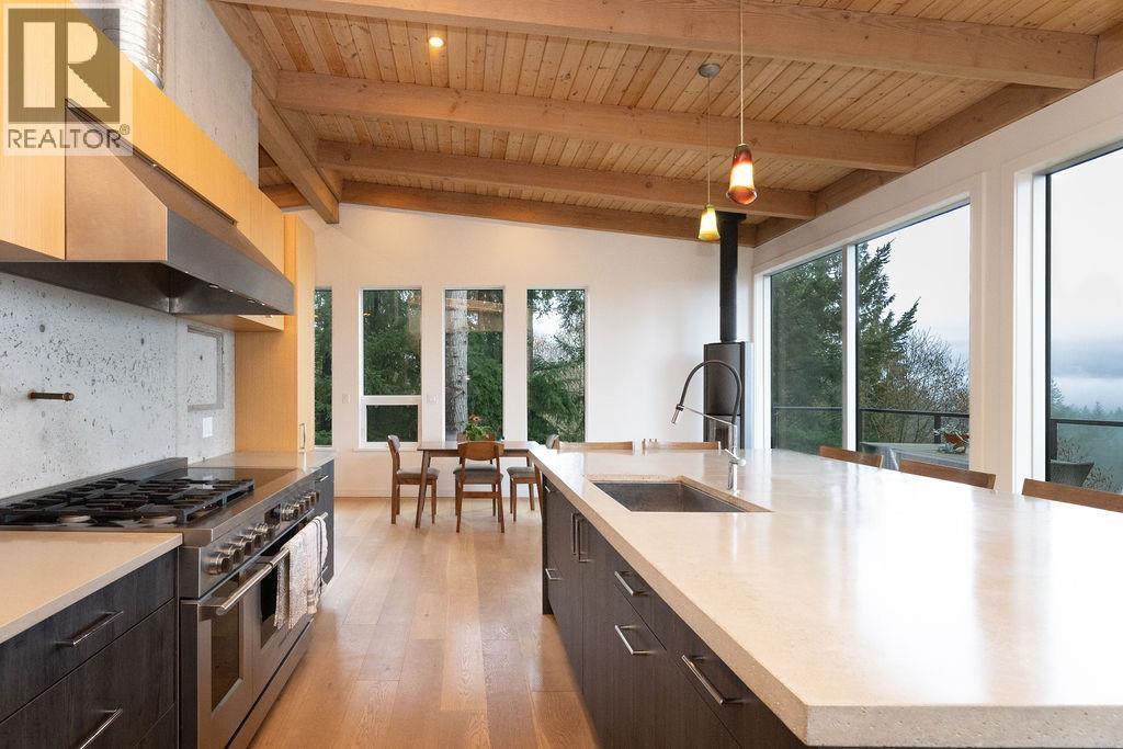 1572 Mountain Road, Gibsons, British Columbia  V0N 1V2 - Photo 10 - R3083641