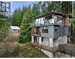 1572 MOUNTAIN ROAD, Gibsons, British Columbia