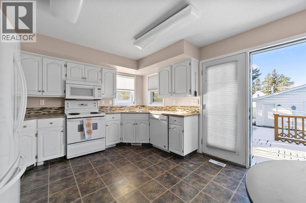 5220 47 Street, Camrose, Alberta  T4V 1K4 - Photo 9 - A2271815