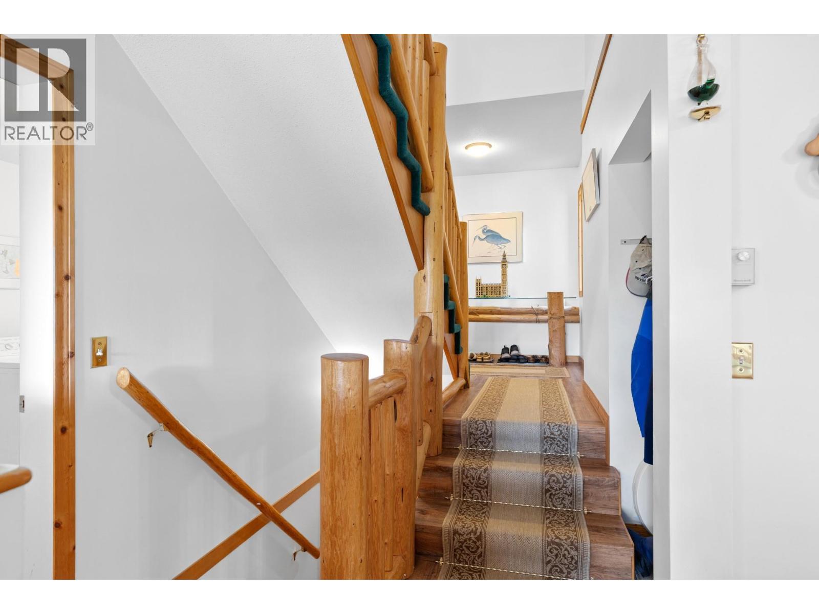 9245 Paradise Road, Kelowna, British Columbia  V1P 1K4 - Photo 8 - 10374016