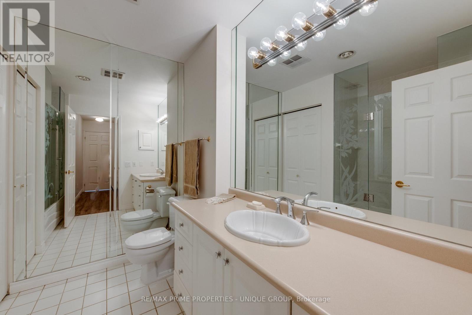 Lp 914 - 18 Concorde Place, Toronto, Ontario  M3C 3T9 - Photo 19 - C12733010