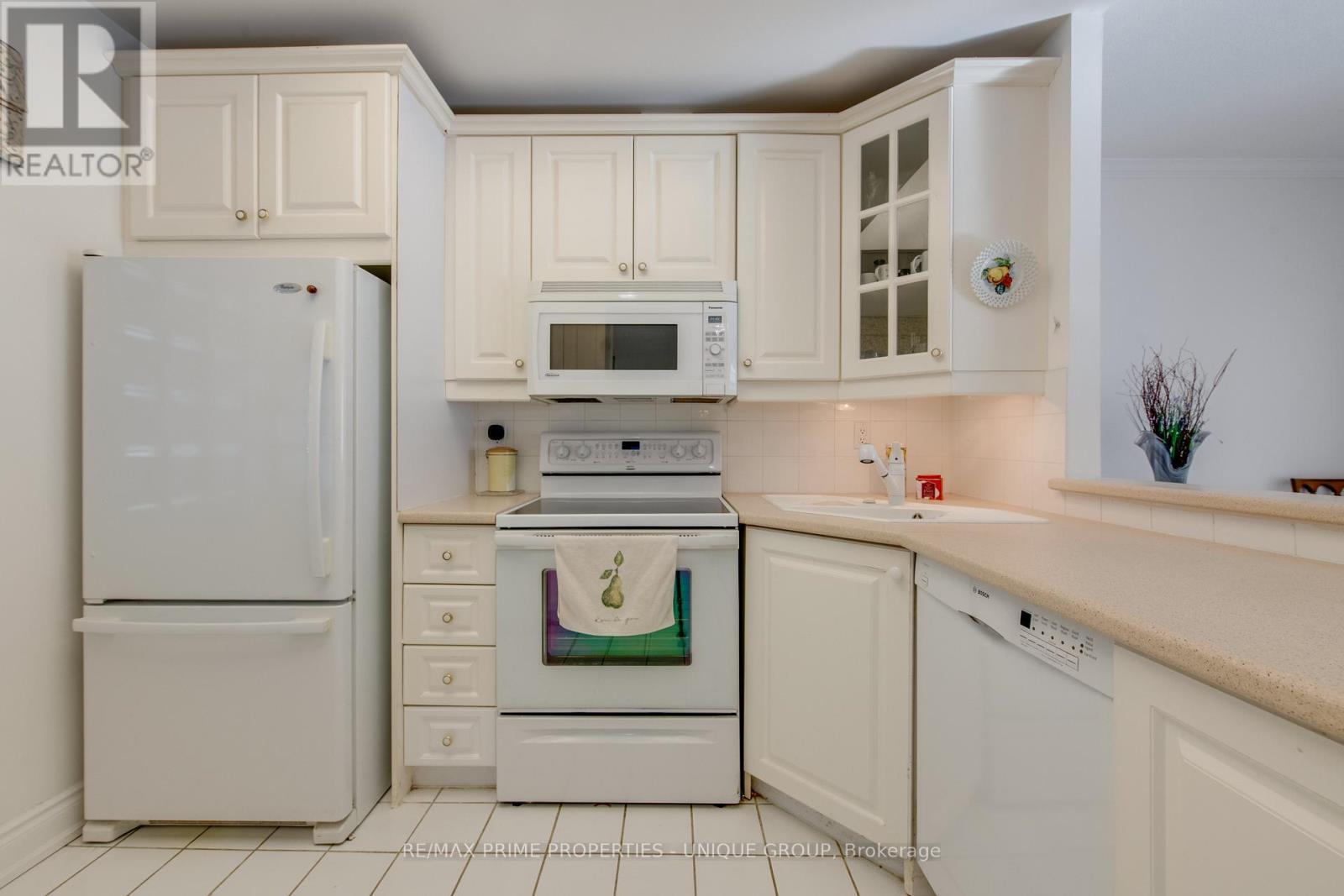 Lp 914 - 18 Concorde Place, Toronto, Ontario  M3C 3T9 - Photo 3 - C12733010