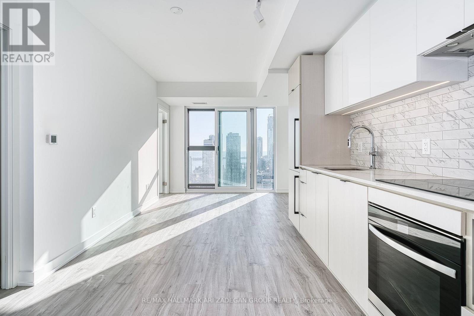 4811 - 252 Church Street, Toronto, Ontario  M5B 1Z2 - Photo 2 - C12733026