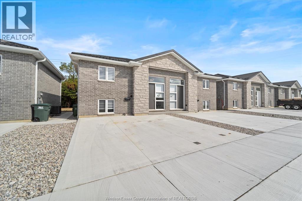 42 Maple, Kingsville, Ontario N9Y 1L8 - Photo 2 - 26002044